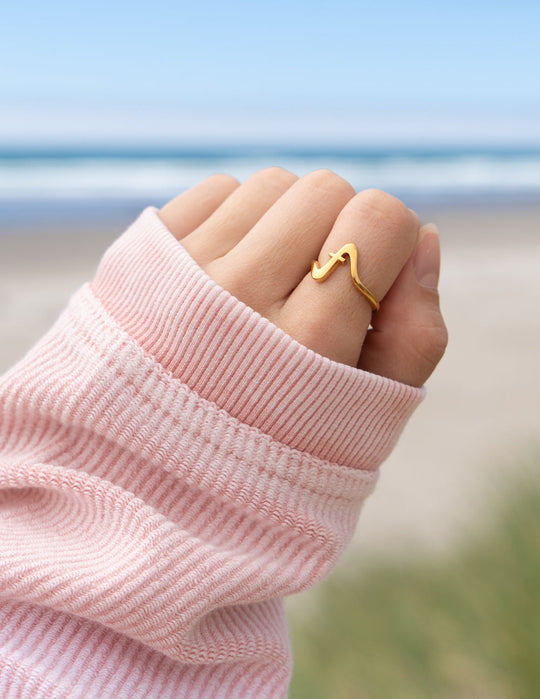 Wavy Cross Ring