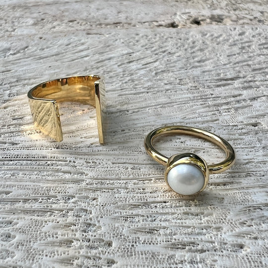Freshwater Pearl Bombshell Ring Gold-Plated Recycled Metal Band Statement