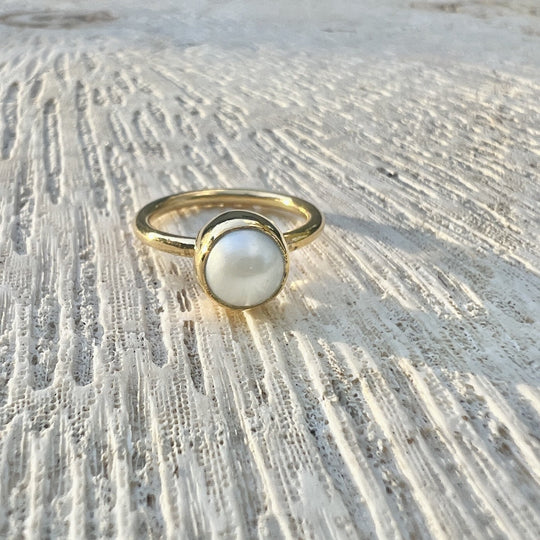 Freshwater Pearl Bombshell Ring Gold-Plated Recycled Metal Band Statement